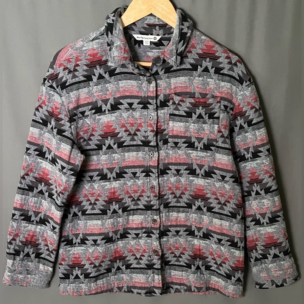 Mountain and Isles Men's S Aztec Southwestern Long Sleeve Button Down